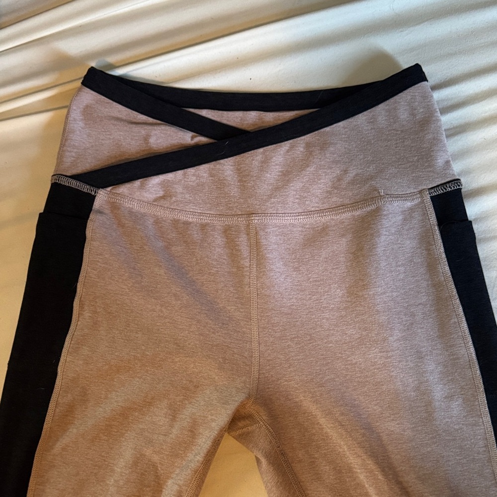 Beyond Yoga Spacedye High Waisted Midi Legging Color Chai & Black L